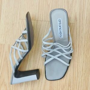 NWOT Antonio Eboli Grey high heel sandal